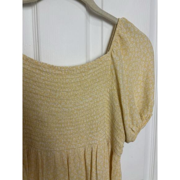altar’d state Butter Yellow Ditsy Floral Smocked Balloon Sleeve Crop Top Small - Picture 4 of 7
